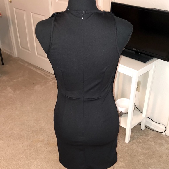 Plunge/Fringe -Pretty Little Thing -Dress in Black-Size 4 USA-Super Sexy - Picture 9 of 15